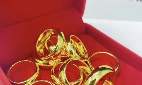 Giá vàng nhẫn tăng mạnh không tưởng