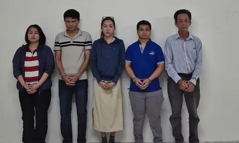 Bắt tạm giam bác sĩ Bùi Đức Nhiên và điều dưỡng Phạm Thị Quyên