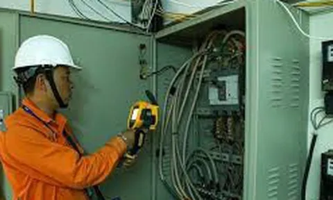 EVN khuyến khích và hỗ trợ người dân lắp điện mặt trời mái nhà tự dùng