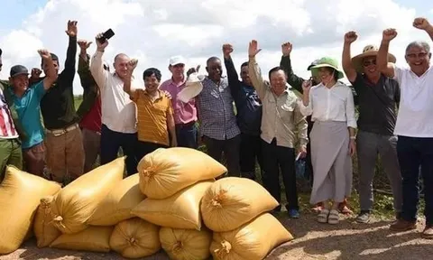 Tổng Bí thư gợi ý doanh nghiệp sản xuất mặt hàng phục vụ "trụ đỡ của nền kinh tế" mở nhà máy ở Cuba
