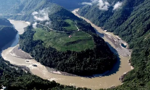Trung Quốc xây siêu đập lớn nhất thế giới: Là 'trái tim' của chuỗi 5 nhà máy thủy điện, tạo 300 tỷ kWh điện/năm