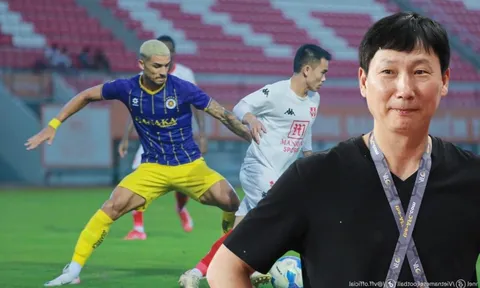 HLV Kim Sang-sik có hành động khẩn, "tân binh" Đỗ Hoàng Hên chờ ngày lên ĐT Việt Nam