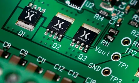 Ngành xe hơi trước nguy cơ khủng hoảng chip tái diễn, chuỗi cung ứng bán dẫn toàn cầu căng thẳng