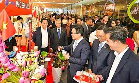 Phở và nỗ lực xúc tiến hàng Việt tại Singapore