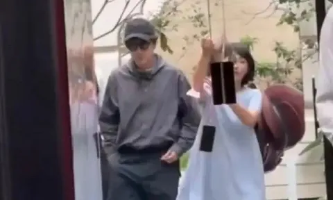Hồ Ca và vợ gây chú ý