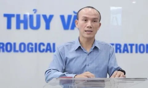 Chuyên gia: Bão số 12 gây mưa dồn dập, miền Trung nguy cơ lũ lụt hết tháng 10