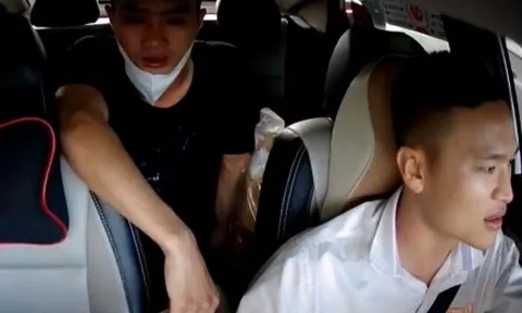 Thương người cha nghèo vừa mất con, tài xế taxi chở miễn phí 20km