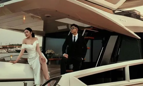 Tiền vệ ĐT Việt Nam khoe ảnh cưới trên du thuyền cùng cô chủ tiệm vàng