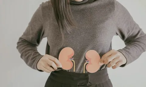 Cô gái 29 tuổi "bỏ quên" dụng cụ y tế trong bụng 1 năm rưỡi
