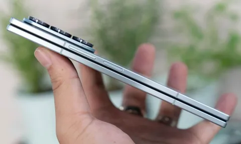 Samsung tạo bước tiến mới trong kỷ nguyên điện thoại gập tích hợp AI với Galaxy Z Fold7