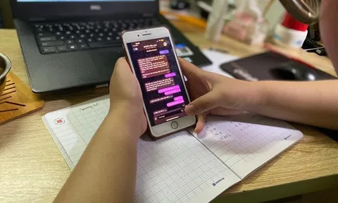 Xuất hiện thủ đoạn lừa đảo hoàn toàn mới, nhắm đến những người thích đọc trộm tin nhắn của chồng