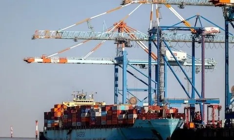 Áp thuế mạnh tay, Mỹ mất 'ngôi' đối tác thương mại lớn nhất của nền kinh tế lớn thứ 3 thế giới vào tay đối thủ hàng đầu
