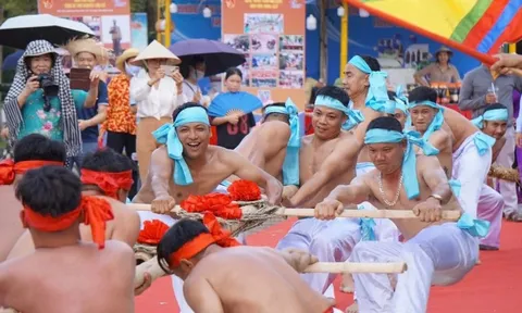 Hàn Quốc và một số nước đến Việt Nam trình diễn kéo co