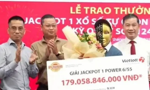 Một giáo viên ở Đà Nẵng đã làm được điều mà hàng triệu người chơi Vietlott ao ước