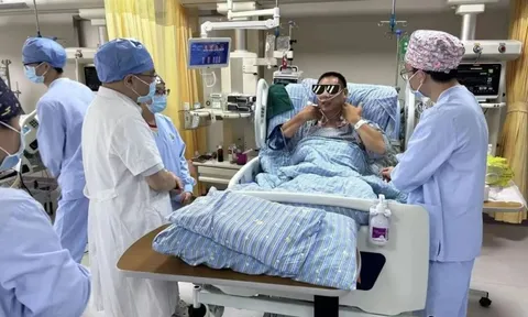 Người đàn ông suýt chết sau khi uống loại rượu này: Bác sĩ cảnh báo “độc gấp 50 lần thạch tín”