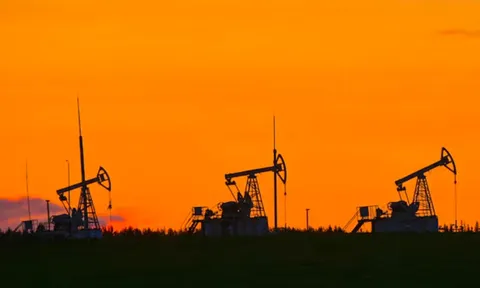 Sau Ấn Độ, thêm một khách sộp lập tức ngừng mua dầu Nga: Moscow rơi vào thế khó