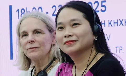 Phụ nữ khi viết văn 'tự ăn' mình?
