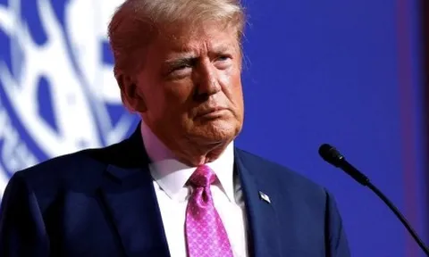 Ông Trump dọa áp thuế thêm 10% lên hàng hóa Canada
