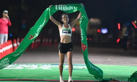 Nhà vô địch SEA Games về nhất tại giải marathon quốc tế Hà Nội 2025
