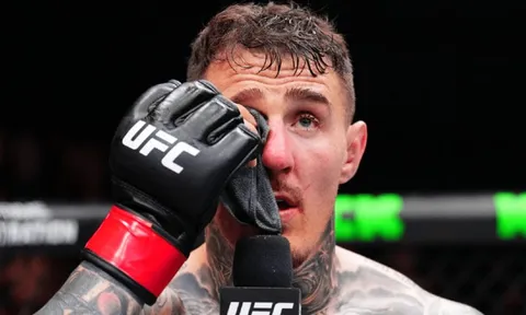 Cao thủ muay Thái chọc mắt nhà vô địch UFC, trọng tài ra quyết định chưa từng có