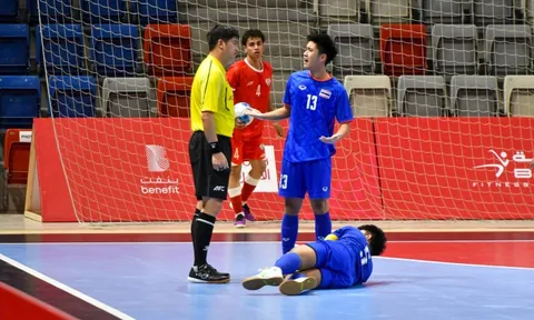 Cầu thủ Thái Lan phải ngồi xe lăn, HLV “nói cứng” sau thảm bại 1-9 và mất vé Olympic