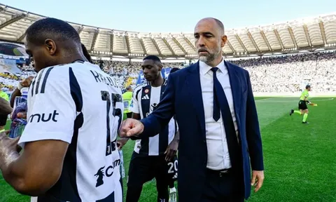 Vì sao Juventus lún sâu vào vũng lầy?