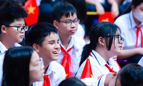 Tiếng Anh sẽ thành môn bắt buộc từ lớp 1