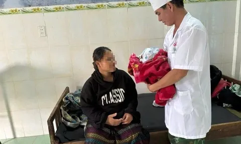 Quảng Trị: Bộ đội biên phòng đỡ đẻ thành công cho sản phụ vùng cao giữa mưa lũ