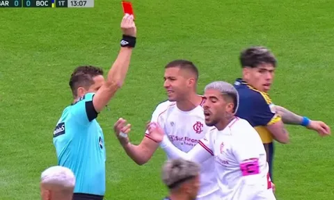 Trọng tài bị "treo còi" sau khi rút thẻ đỏ đuổi con trai Chủ tịch AFA