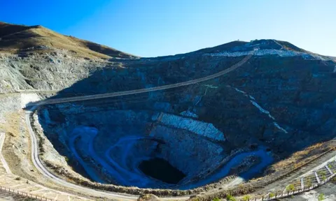 Khoan sâu 260 lỗ, phát hiện gần 500.000 tấn đất hiếm có giá trị lên đến 50 tỷ USD ở khu vực đồi núi sau hơn 10 năm khảo sát