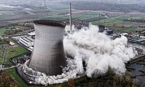 Sau tiếng nổ lớn, công trình điện hạt nhân quan trọng trong 6 thập kỷ ở Đức sụp đổ: Chuyện gì đã xảy ra?