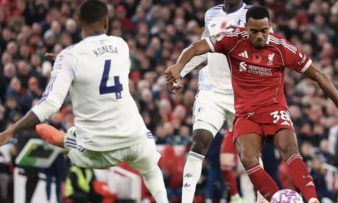 Salah chạm tay đến kỷ lục, Liverpool tìm lại niềm vui chiến thắng