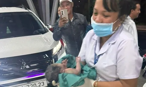 Sản phụ sinh con trên xe khách, may mắn được CSGT hỗ trợ nên an toàn