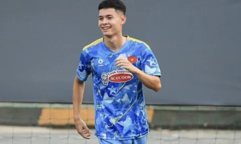 HLV Kim Sang-sik loại cầu thủ Việt kiều khỏi U22 Việt Nam trước SEA Games 33