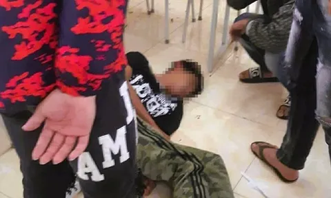 Nam sinh lớp 10 bị nhóm bạn cùng trường đánh xuất huyết não, tiên lượng xấu