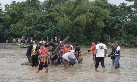 Bão Kalmaegi đổ bộ, đi đúng đường siêu bão Haiyan, gây thiệt hại rất lớn ở Philippines