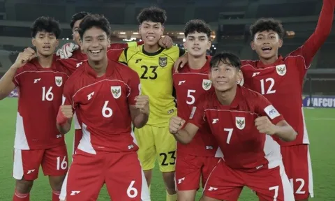 Đá World Cup, tuyển Indonesia nhận thông điệp đầy bất ngờ từ HLV Brazil