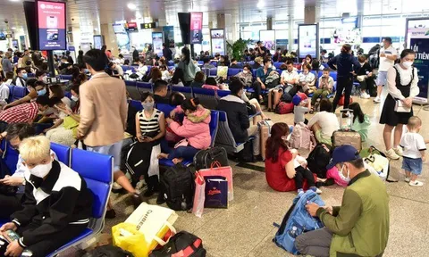 Máy bay bị chậm chuyến như 'cơm bữa', có xin lỗi nhưng chưa được bồi thường?