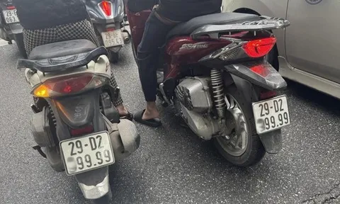 Thông tin bất ngờ vụ biển số xe "song sinh" 4 số 9 lưu thông trên phố Hà Nội