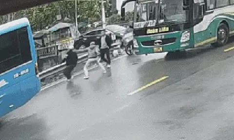 Tài xế xe khách Đoàn Liên bị hành hung giữa đường vì xuất phát chậm 1-2 phút: 41 giây gây bức xúc