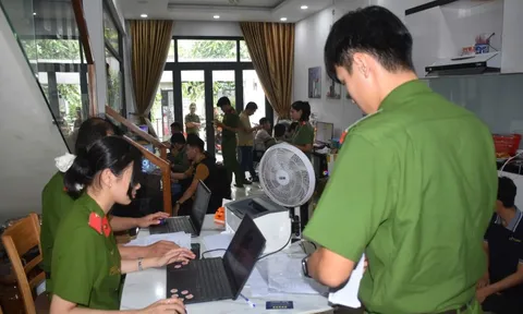 Khám xét 2 căn nhà, bắt Đào Xuân Hoàng và 25 đối tượng