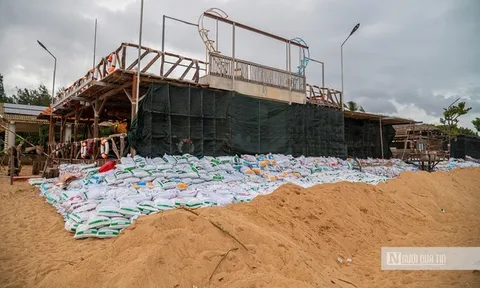 Đắk Lắk: Người dân hối hả phòng chống bão, tích trữ lương thực, tập kết cát chắn sóng ứng phó bão số 13