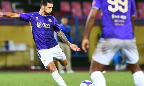 Chân sút nhập tịch tạo ấn tượng mạnh