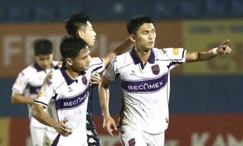 Becamex TPHCM giành trận thắng đầu tiên trên sân nhà