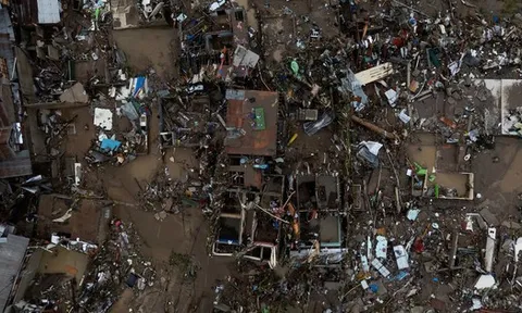 Bão cuồng phong Kalmaegi quá hung tàn, tất cả đều bị phá hủy: Những hình ảnh flycam lột tả sự thảm khốc