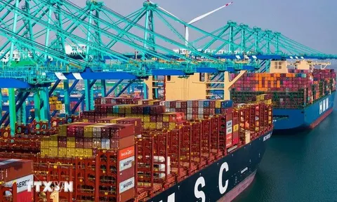 Xuất khẩu Trung Quốc bất ngờ sụt giảm mạnh trong tháng 10