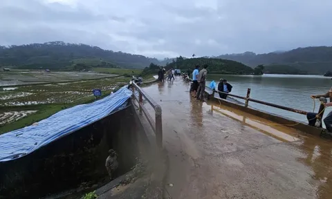Di dời khẩn cấp 70 hộ dân vì hồ thủy lợi chứa 1,3 triệu m³ nước có nguy cơ vỡ