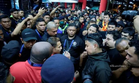 Giữa scandal “nhập tịch lậu”, bóng đá Malaysia lại bị AFC “sờ gáy” một vụ bê bối khác