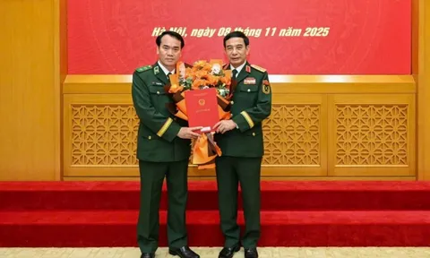 Đại tướng Phan Văn Giang trao quyết định bổ nhiệm Tư lệnh Bộ đội Biên phòng