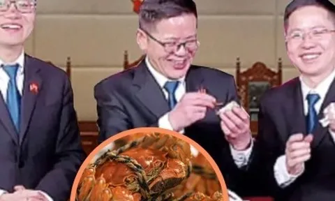 3 thẩm phán livestream bán cua giúp người dân phá sản trả nợ